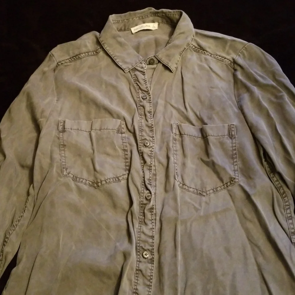 Abercrombie Button-Up Size L Gray